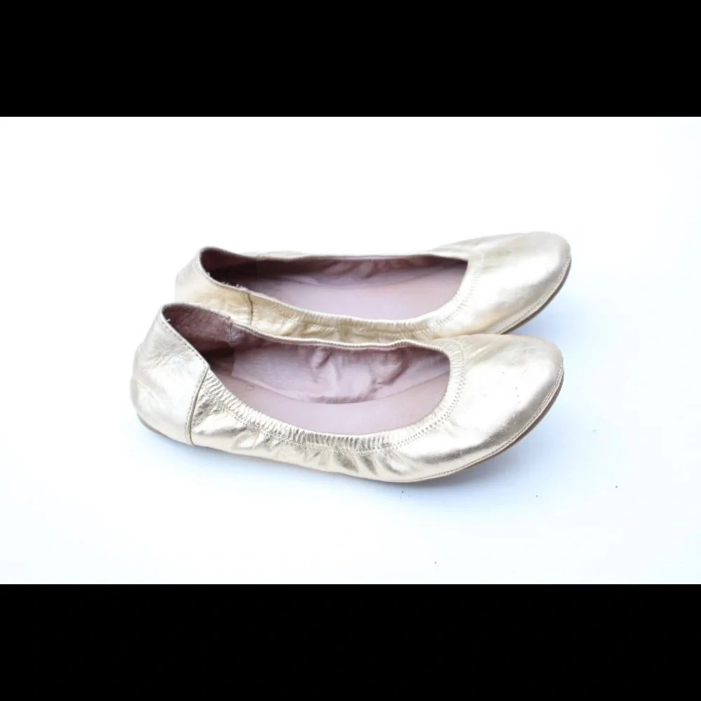 Vince Camuto Ellen flats